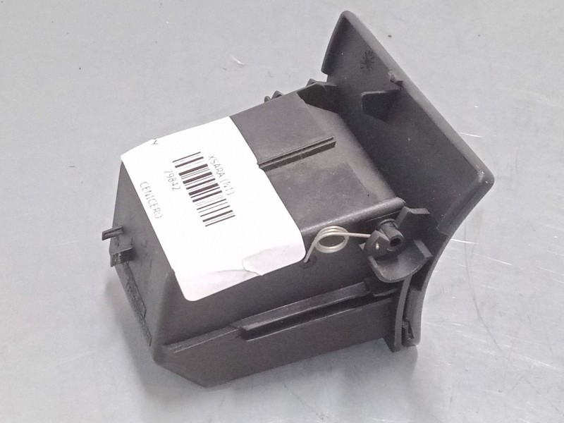 Recambio de cenicero para citroën xsara (n1) 2.0 hdi 90 referencia OEM IAM   