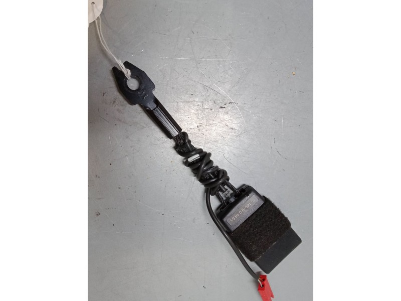 Recambio de anclaje cinturon delantero derecho para mercedes-benz clase a (w169) a 180 cdi (169.007, 169.307) referencia OEM IAM
