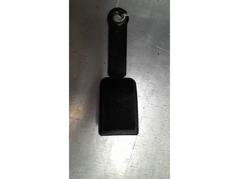Recambio de anclaje cinturon delantero izquierdo para peugeot 206 hatchback (2a/c) 1.4 i referencia OEM IAM   