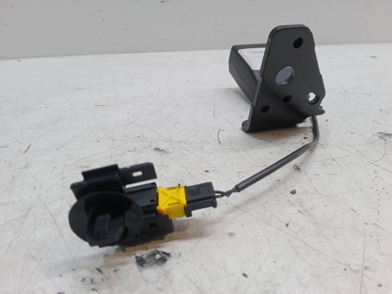 Recambio de anclaje cinturon trasero izquierdo para peugeot 207/207+ (wa_, wc_) 1.4 16v referencia OEM IAM   