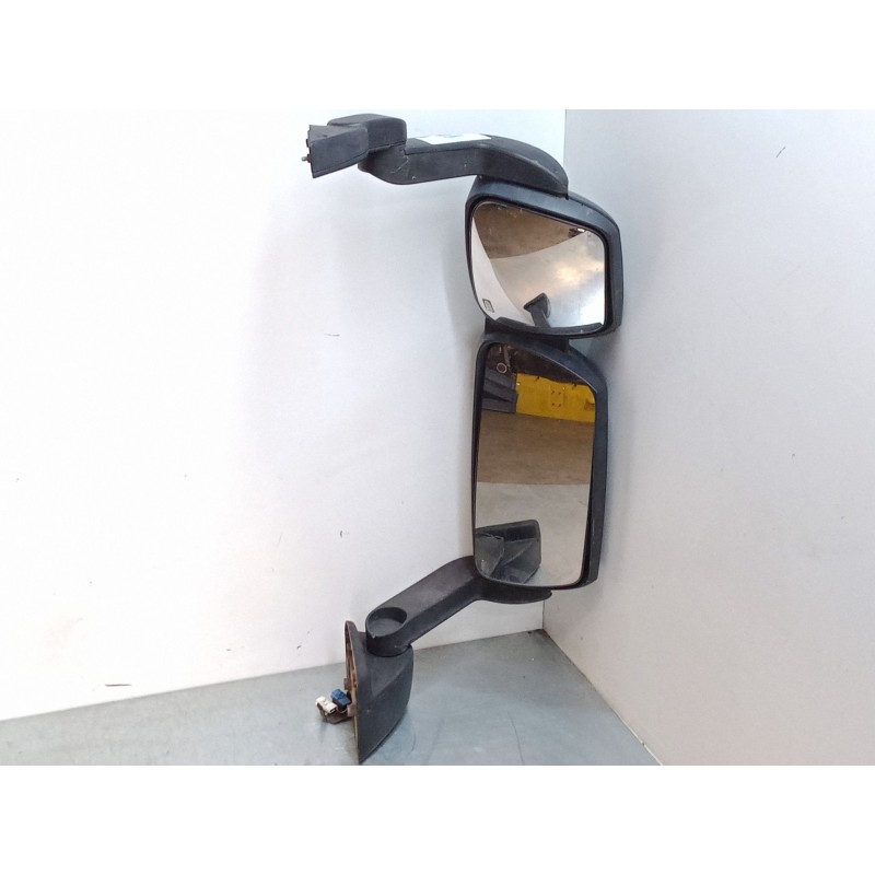 Recambio de retrovisor grande derecho para iveco stralis ad 260 s 36 y/ps euro5 ad260s36y ps referencia OEM IAM   