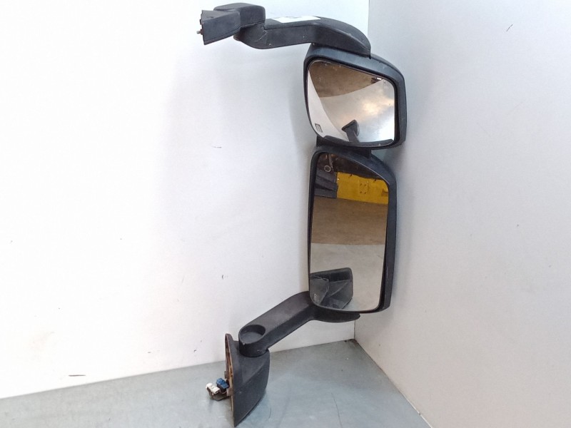 Recambio de retrovisor grande derecho para iveco stralis ad 260 s 36 y/ps euro5 ad260s36y ps referencia OEM IAM    Recambio de retrovisor grande derecho para iveco stralis ad 260 s 36 y/ps euro5 ad260s36y ps referencia OEM IAM