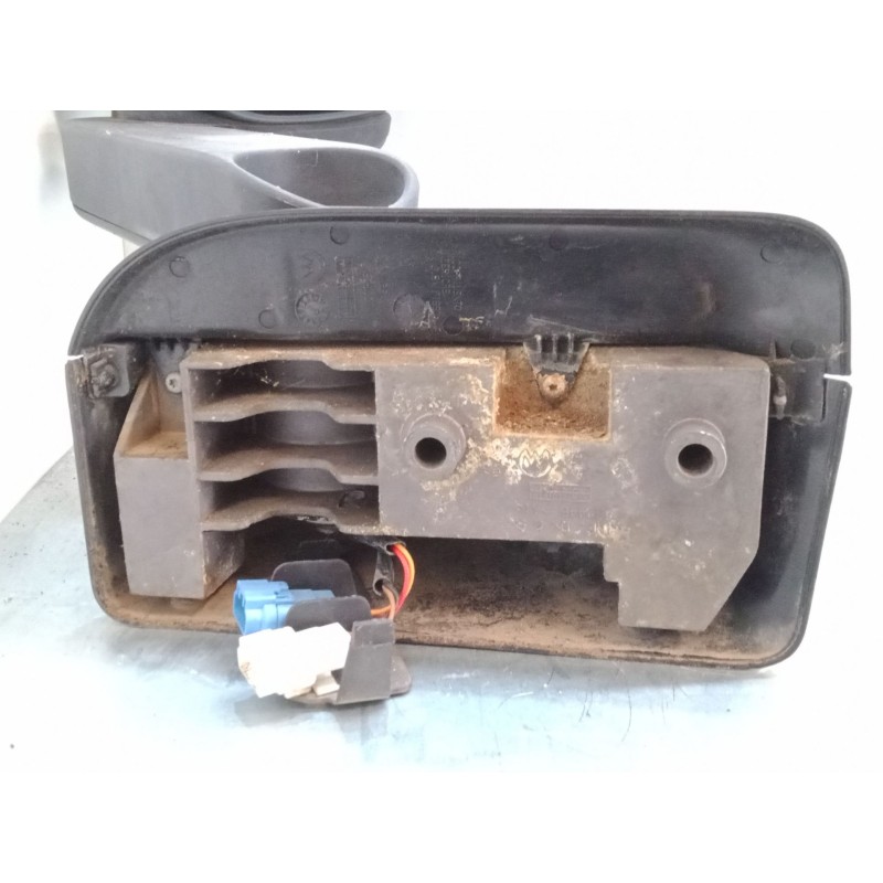 Recambio de retrovisor grande derecho para iveco stralis ad 260 s 36 y/ps euro5 ad260s36y ps referencia OEM IAM    Recambio de retrovisor grande derecho para iveco stralis ad 260 s 36 y/ps euro5 ad260s36y ps referencia OEM IAM