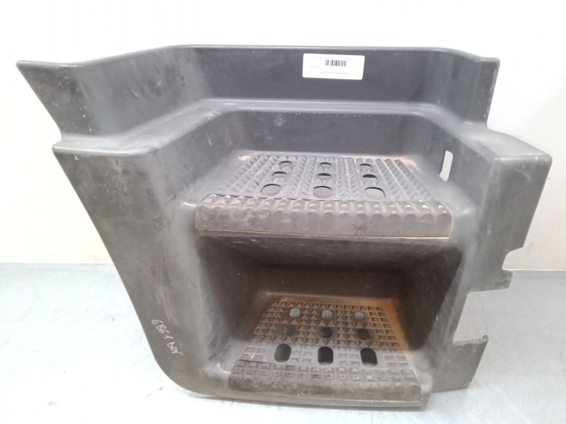 Recambio de estribo derecho inferior para iveco stralis ad 260 s 36 y/ps euro5 ad260s36y ps referencia OEM IAM    Recambio de estribo derecho inferior para iveco stralis ad 260 s 36 y/ps euro5 ad260s36y ps referencia OEM IAM