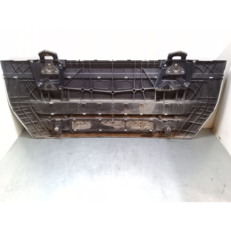 Recambio de calandra frontal para iveco stralis ad 260 s 36 y/ps euro5 ad260s36y ps referencia OEM IAM    Recambio de calandra frontal para iveco stralis ad 260 s 36 y/ps euro5 ad260s36y ps referencia OEM IAM