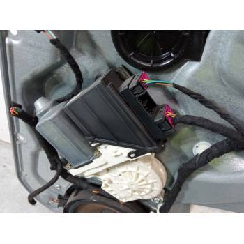 ELEVALUNAS ELECTRICO DERECHO 3P 6L3837752BQ 