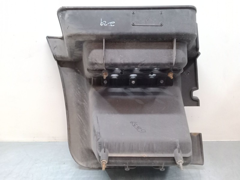 Recambio de estribo izquierdo inferior para iveco stralis ad 260 s 36 y/ps euro5 ad260s36y ps referencia OEM IAM 2997118  500375