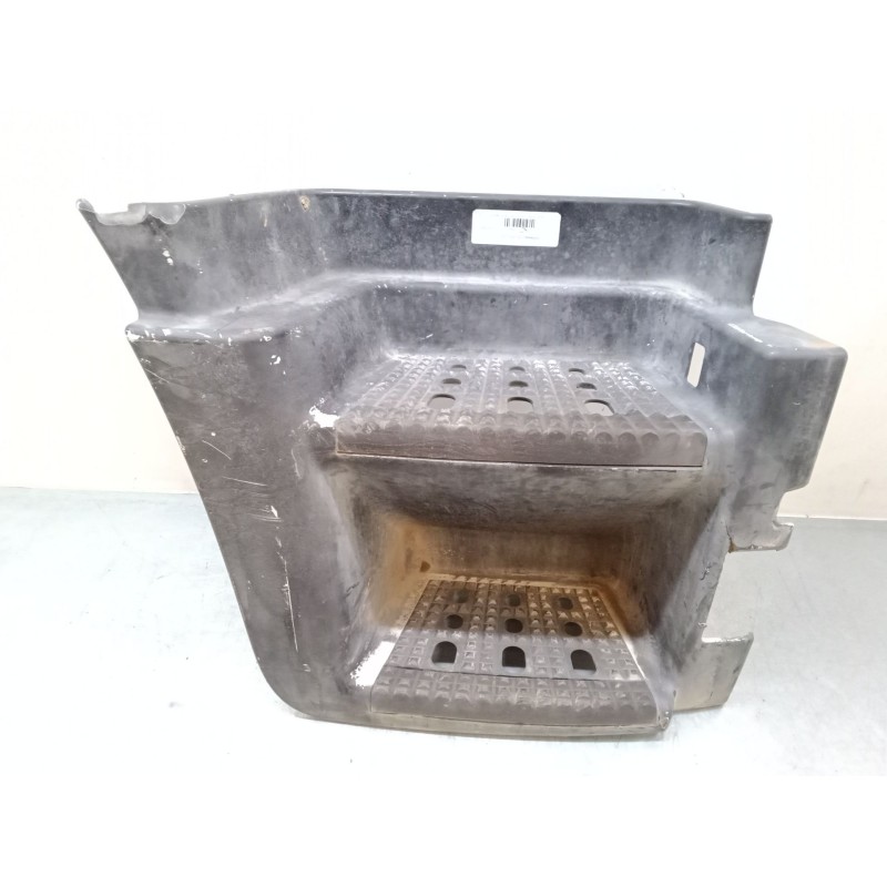 Recambio de estribo derecho inferior para iveco stralis ad 260 s 36 y/ps euro5 ad260s36y ps referencia OEM IAM 500375431  504103