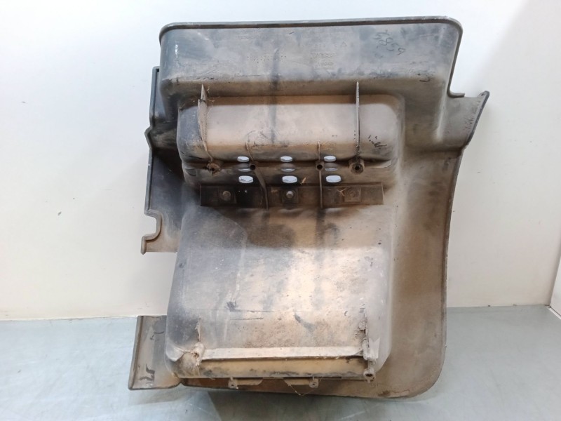 Recambio de estribo derecho inferior para iveco stralis ad 260 s 36 y/ps euro5 ad260s36y ps referencia OEM IAM 500375431  504103