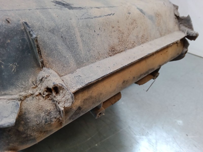 Recambio de estribo derecho inferior para iveco stralis ad 260 s 36 y/ps euro5 ad260s36y ps referencia OEM IAM 500375431  504103