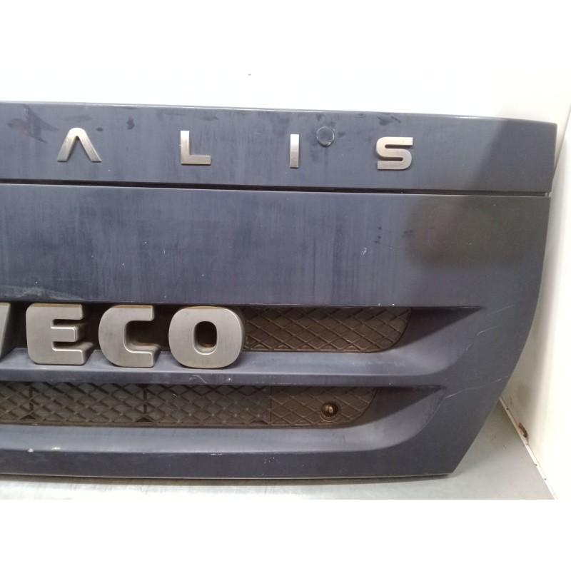 Recambio de calandra frontal para iveco stralis ad 260 s 36 y/ps euro5 ad260s36y ps referencia OEM IAM   