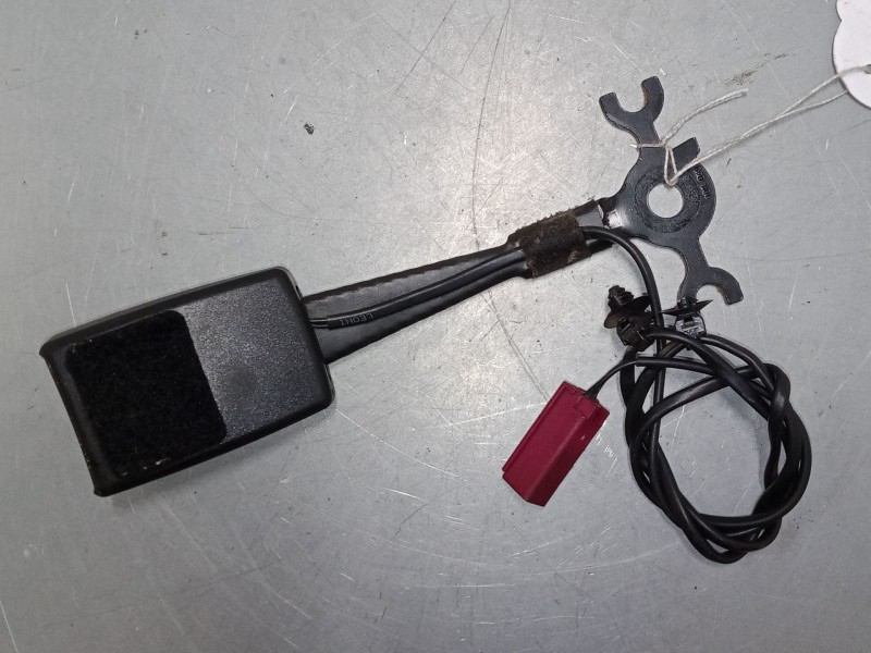 Recambio de anclaje cinturon delantero derecho para ford mondeo iv (ba7) 1.8 tdci referencia OEM IAM   