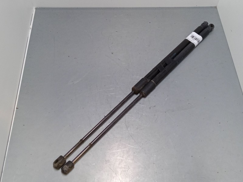 Recambio de amortiguadores malet/porton para skoda superb iii station wagon (3v5) 2.0 tdi referencia OEM IAM    Recambio de amortiguadores malet/porton para skoda superb iii station wagon (3v5) 2.0 tdi referencia OEM IAM