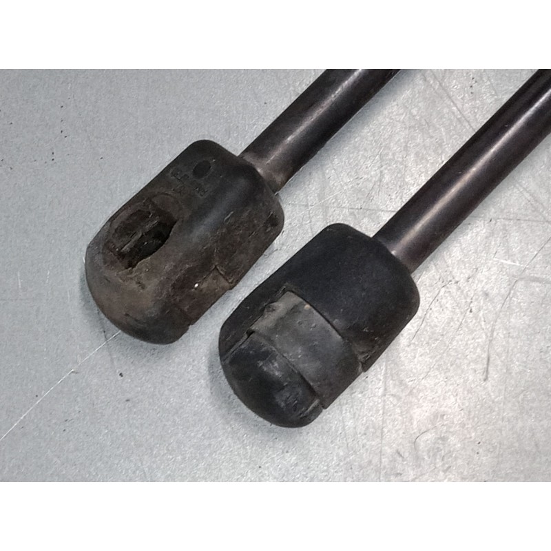 Recambio de amortiguadores malet/porton para skoda superb iii station wagon (3v5) 2.0 tdi referencia OEM IAM    Recambio de amortiguadores malet/porton para skoda superb iii station wagon (3v5) 2.0 tdi referencia OEM IAM