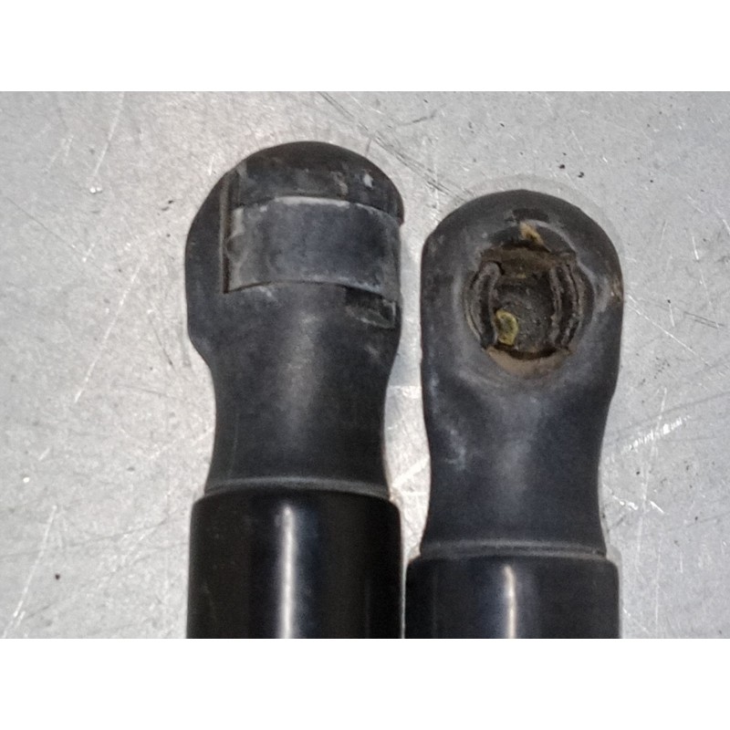 Recambio de amortiguadores malet/porton para skoda superb iii station wagon (3v5) 2.0 tdi referencia OEM IAM    Recambio de amortiguadores malet/porton para skoda superb iii station wagon (3v5) 2.0 tdi referencia OEM IAM