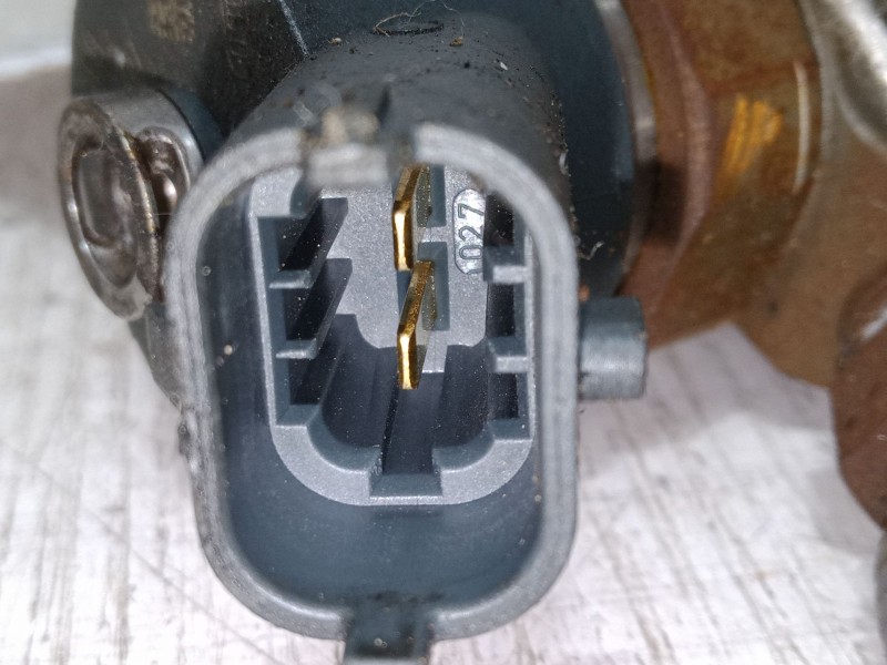 Recambio de inyector para ford focus ii (da_, hcp, dp) 1.6 tdci referencia OEM IAM 0445110239  