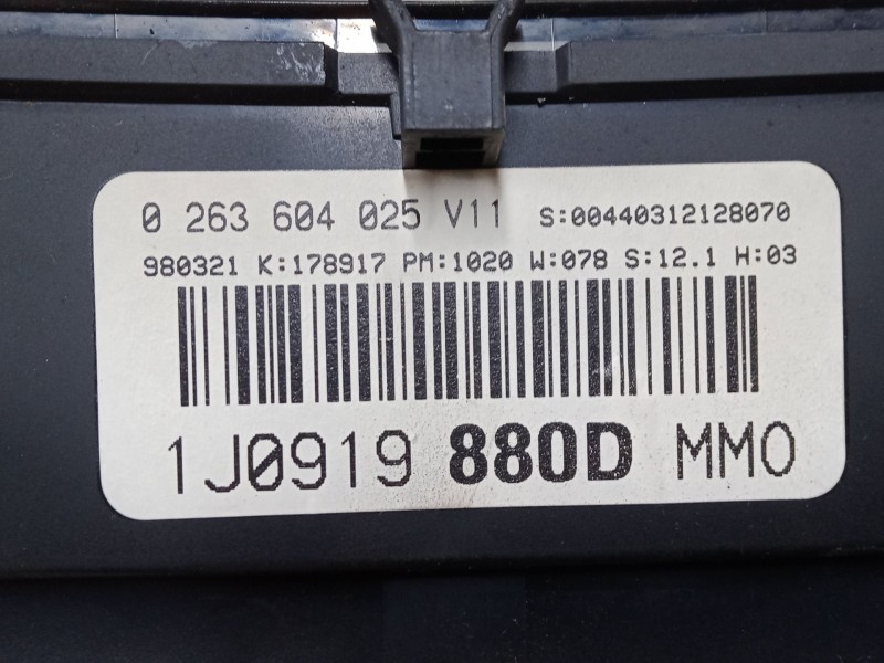 Recambio de cuadro instrumentos para volkswagen golf iv (1j1) 1.9 tdi referencia OEM IAM 1J0919880D   Recambio de cuadro instrumentos para volkswagen golf iv (1j1) 1.9 tdi referencia OEM IAM 1J0919880D