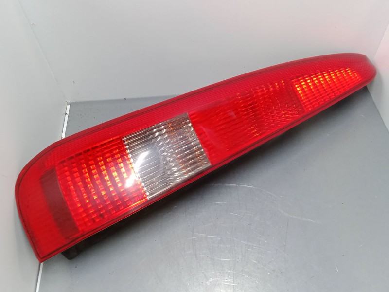 Recambio de piloto trasero izquierdo para ford fusion (ju_) 1.4 referencia OEM IAM    Recambio de piloto trasero izquierdo para ford fusion (ju_) 1.4 referencia OEM IAM