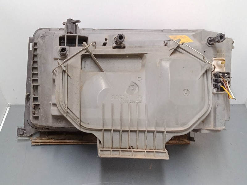Recambio de faro derecho para mercedes-benz 124 sedán (w124) 230 e (124.023) referencia OEM IAM 0301073310 CONECTOR CON 5 TERMIN