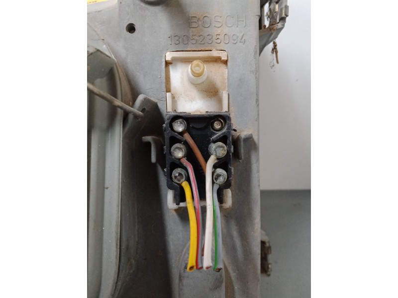 Recambio de faro derecho para mercedes-benz 124 sedán (w124) 230 e (124.023) referencia OEM IAM 0301073310 CONECTOR CON 5 TERMIN