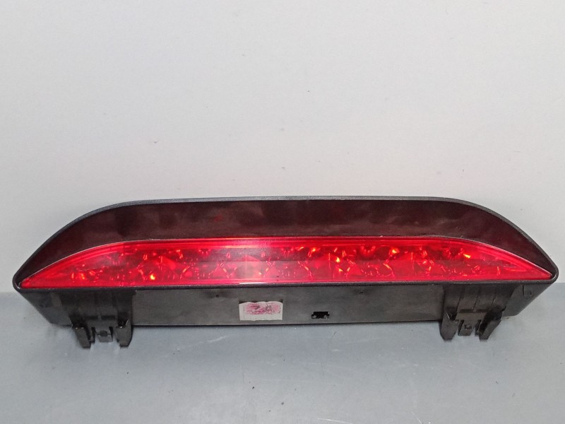 Recambio de luz central de freno para chevrolet aveo / kalos hatchback (t200) 1.2 referencia OEM IAM    Recambio de luz central de freno para chevrolet aveo / kalos hatchback (t200) 1.2 referencia OEM IAM