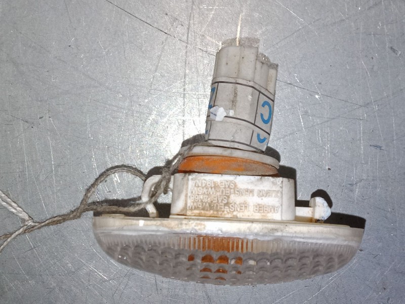 Recambio de intermitente lateral derecho para chevrolet aveo / kalos hatchback (t200) 1.2 referencia OEM IAM    Recambio de intermitente lateral derecho para chevrolet aveo / kalos hatchback (t200) 1.2 referencia OEM IAM