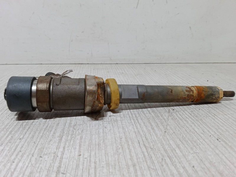 Recambio de inyector para ford focus ii (da_, hcp, dp) 1.6 tdci referencia OEM IAM 0445110239  