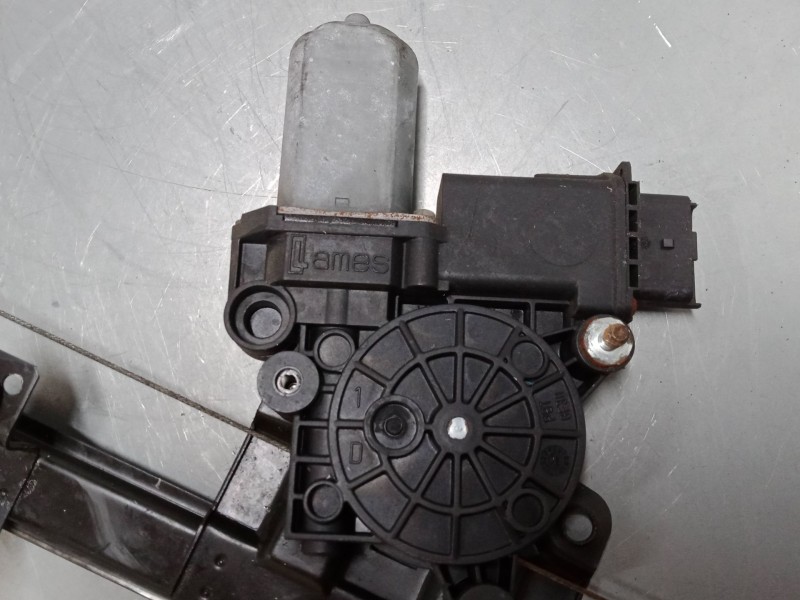Recambio de elevalunas electrico delantero izquierdo para peugeot box bus17 l4h2 160 box bus17 l4h2 160 referencia OEM IAM 16077