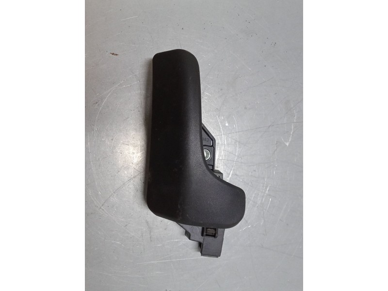 Recambio de maneta interior puerta delantera derecha para peugeot box bus17 l4h2 160 box bus17 l4h2 160 referencia OEM IAM   