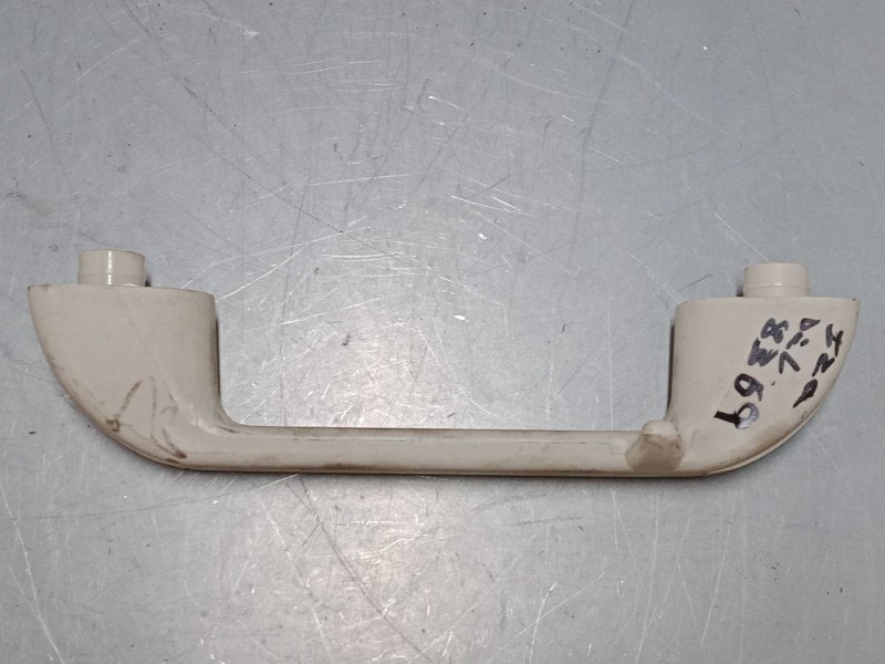 Recambio de asidero delantero izquierdo para peugeot box bus17 l4h2 160 box bus17 l4h2 160 referencia OEM IAM   