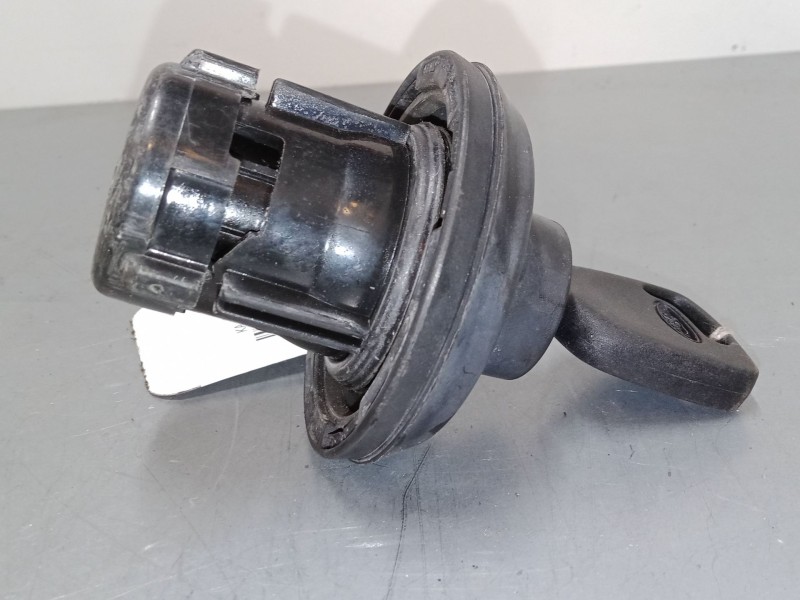Recambio de tapon combustible para ford ka (rb_) 1.3 i referencia OEM IAM    Recambio de tapon combustible para ford ka (rb_) 1.3 i referencia OEM IAM