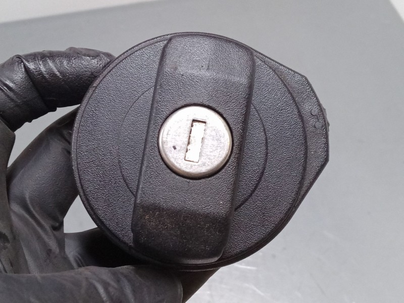 Recambio de tapon combustible para seat cordoba (6l2) 1.9 tdi referencia OEM IAM 1J0201553P  