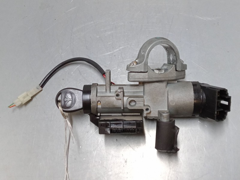 Recambio de clausor para daewoo kalos (klas) 1.2 referencia OEM IAM    Recambio de clausor para daewoo kalos (klas) 1.2 referencia OEM IAM