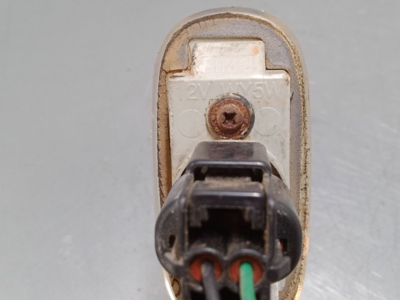 Recambio de intermitente lateral izquierdo para kia carens iii monospace (un) 2.0 crdi 115 referencia OEM IAM    Recambio de intermitente lateral izquierdo para kia carens iii monospace (un) 2.0 crdi 115 referencia OEM IAM