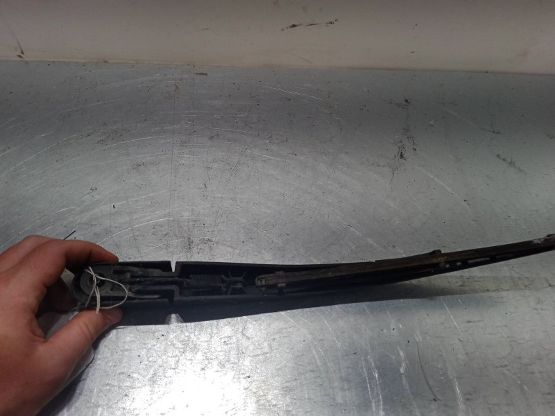 Recambio de brazo limpia trasero para opel astra h (a04) 1.9 cdti (l48) referencia OEM IAM    Recambio de brazo limpia trasero para opel astra h (a04) 1.9 cdti (l48) referencia OEM IAM
