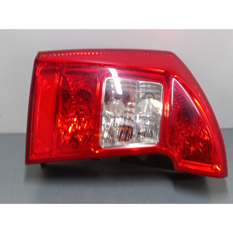 Recambio de piloto trasero izquierdo para kia carens iii monospace (un) 2.0 crdi 115 referencia OEM IAM 92401100L  