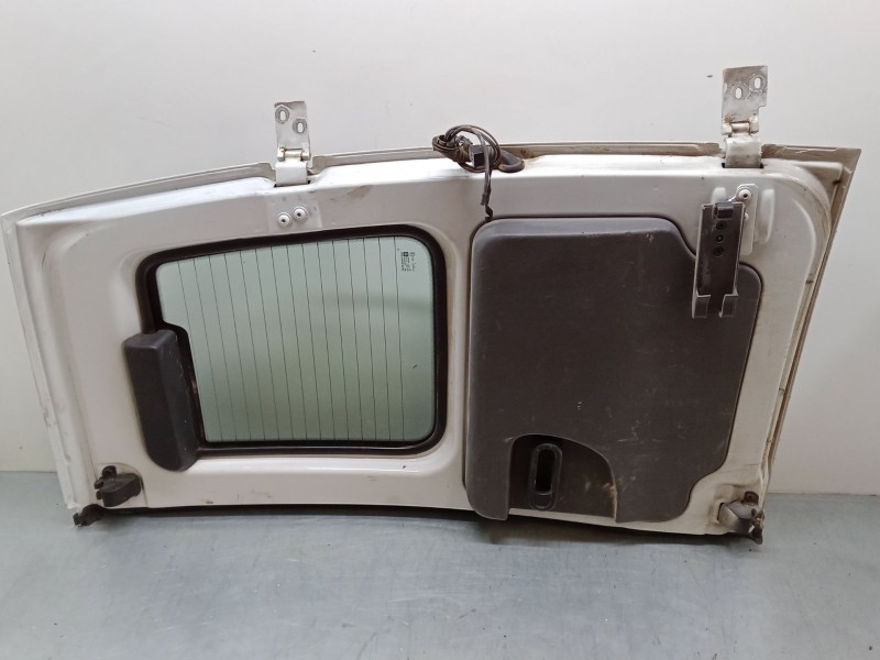 Recambio de porton trasero izquierdo para opel combo tour 1.7 dti 16v referencia OEM IAM   