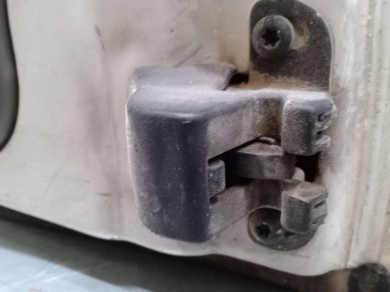 Recambio de porton trasero izquierdo para opel combo tour 1.7 dti 16v referencia OEM IAM   