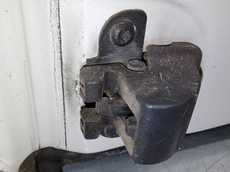 Recambio de porton trasero izquierdo para opel combo tour 1.7 dti 16v referencia OEM IAM   