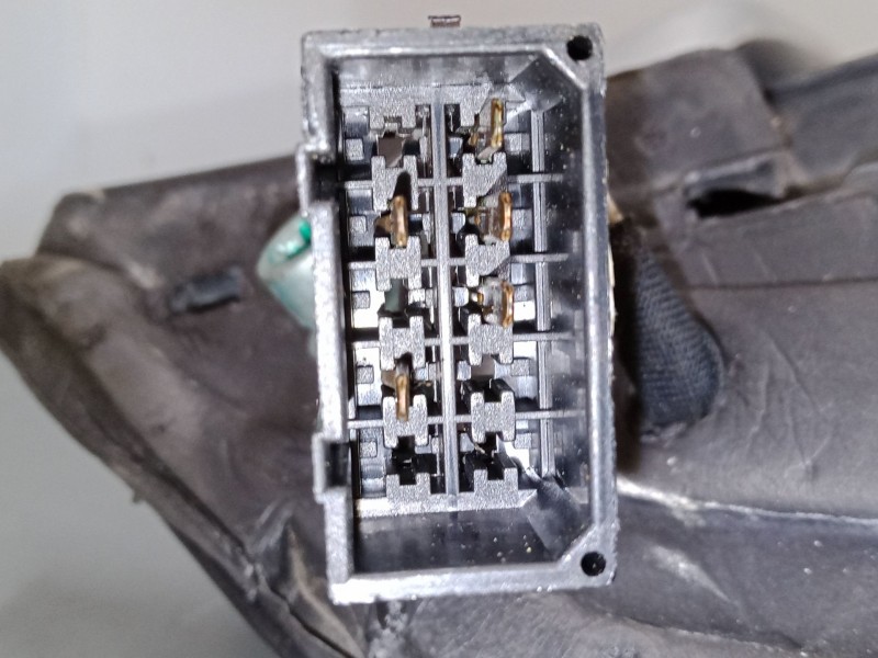 Recambio de retrovisor electrico derecho para audi a4 b5 (8d2) 1.8 referencia OEM IAM    Recambio de retrovisor electrico derecho para audi a4 b5 (8d2) 1.8 referencia OEM IAM