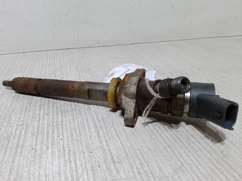 Recambio de inyector para ford focus ii (da_, hcp, dp) 1.6 tdci referencia OEM IAM 0445110239  