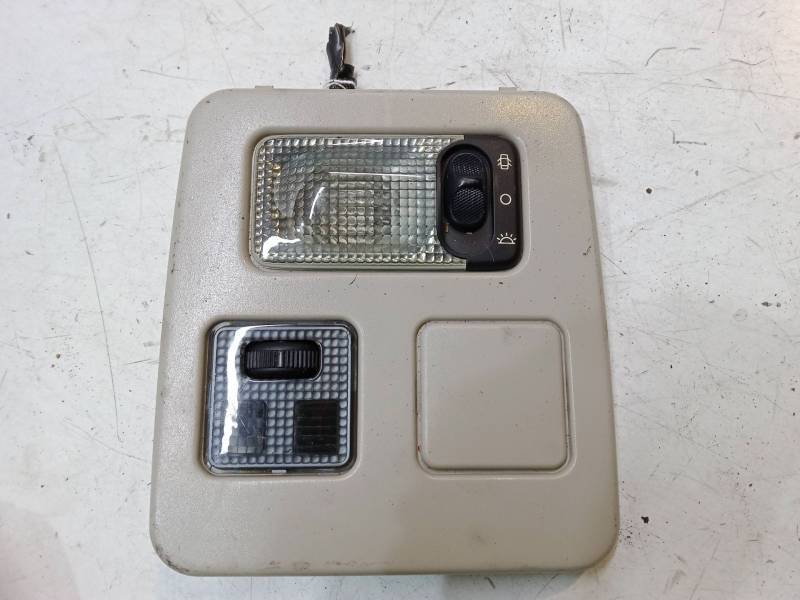 LUZ INTERIOR DELANTERA 