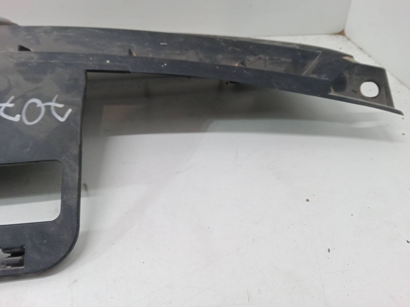 Recambio de rejillas capo para volkswagen polo (9n_, 9a_) 1.4 tdi referencia OEM IAM   