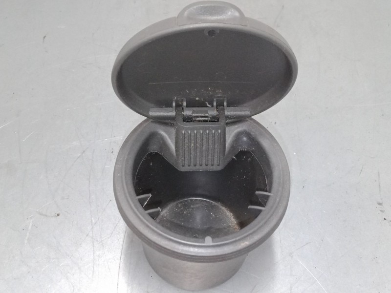 Recambio de cenicero para fiat panda / panda classic (169_) 1.2 (169.axb11, 169.axb1a) referencia OEM IAM   