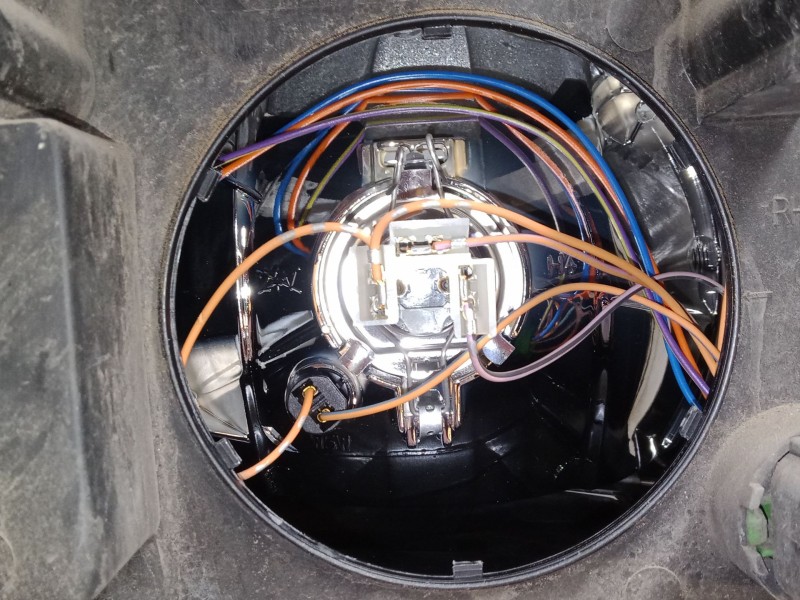 Recambio de faro derecho para ford tourneo connect 1.8 tdci referencia OEM IAM   