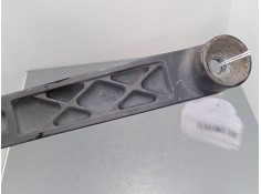 Recambio de brazo limpia delantero derecho para kia carens iii monospace (un) 2.0 crdi 115 referencia OEM IAM    2