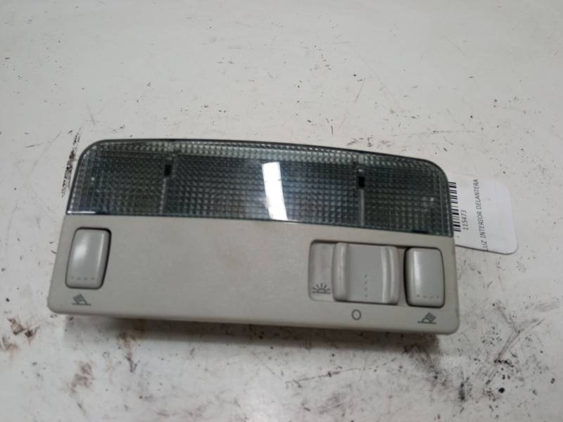 LUZ INTERIOR DELANTERA 