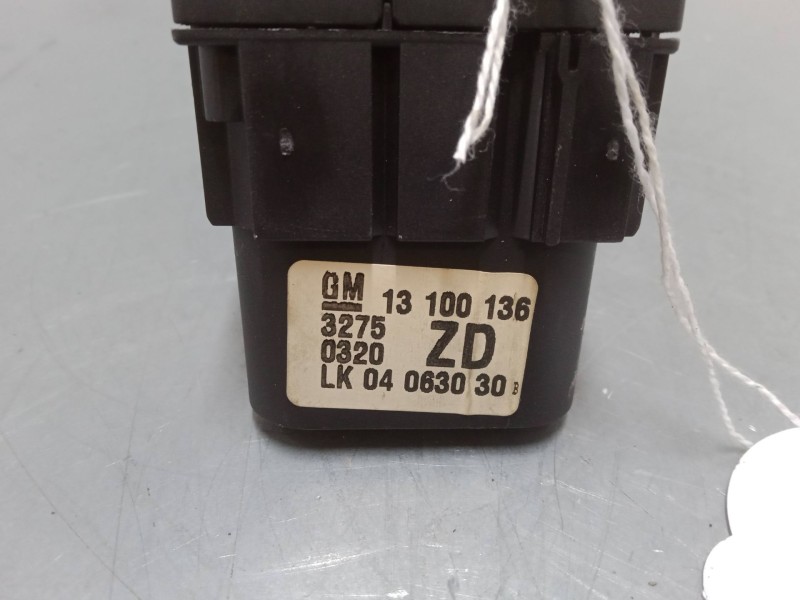 Recambio de conmutador de luces para opel astra h (a04) 1.7 cdti (l48) referencia OEM IAM 13100136  