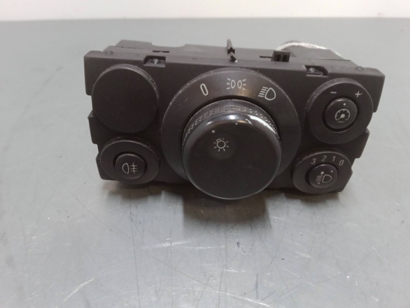 Recambio de conmutador de luces para opel astra h (a04) 1.7 cdti (l48) referencia OEM IAM 13100136  