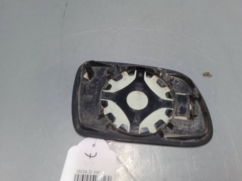 Recambio de cristal retrovisor izquierdo para seat ibiza ii (6k1) 1.4 i referencia OEM IAM    Recambio de cristal retrovisor izquierdo para seat ibiza ii (6k1) 1.4 i referencia OEM IAM